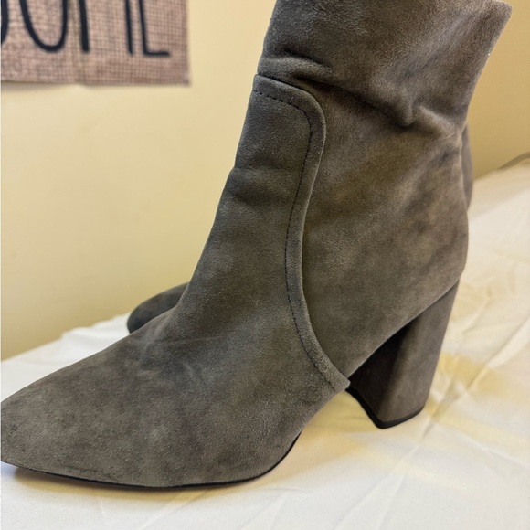 Steve Madden Gray Heeled Boots with Block Heel - Picture 2 of 8